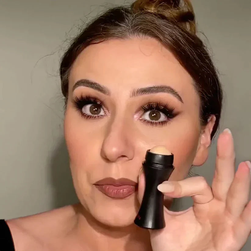 Glamevia™ - Oil Absorbing Volcanic Roller